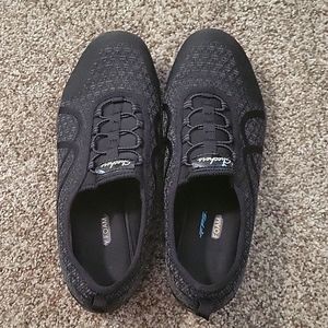 Sketchers shoes